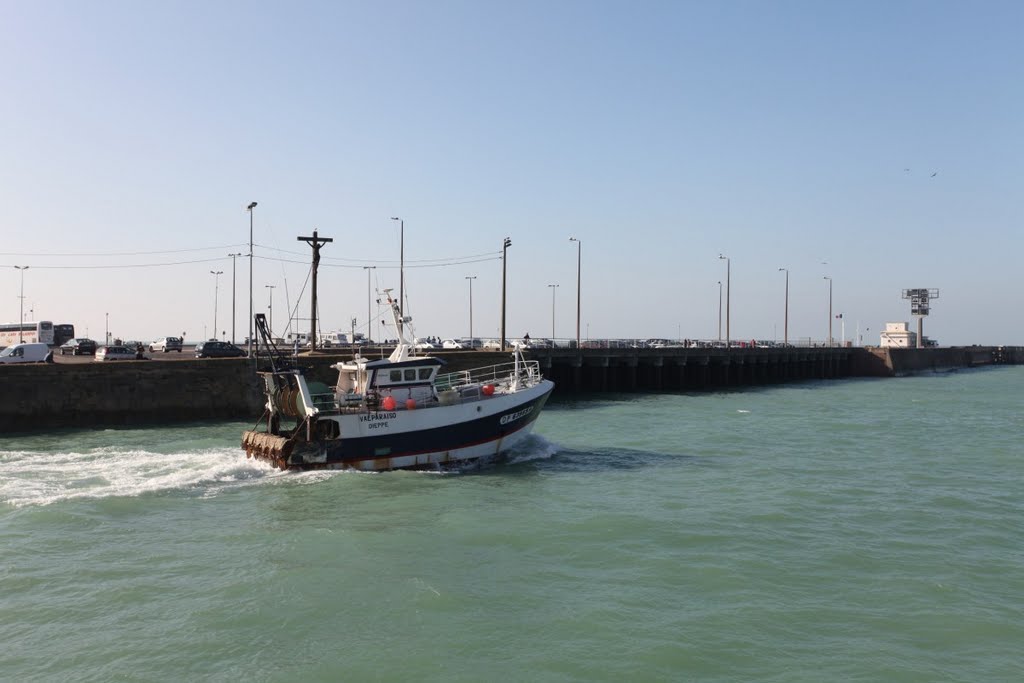 Port de Dieppe by www.binnenvaartinbee…