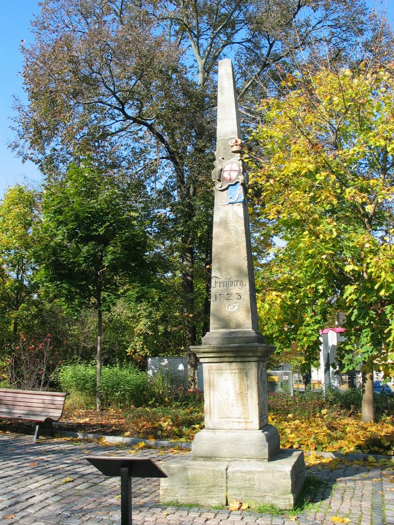 Distanzsäule Freiberg 2 - Erbisches Tor by Peter Hecker