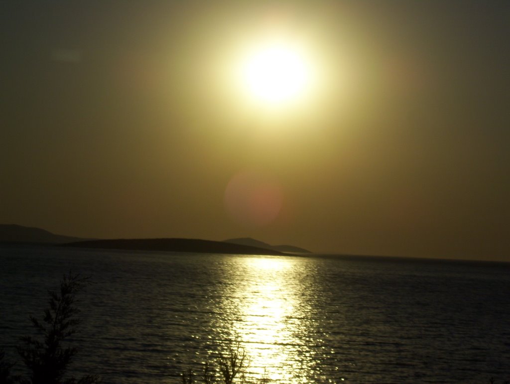 Ondergaande zon bij bodrum by christiaan vd akker