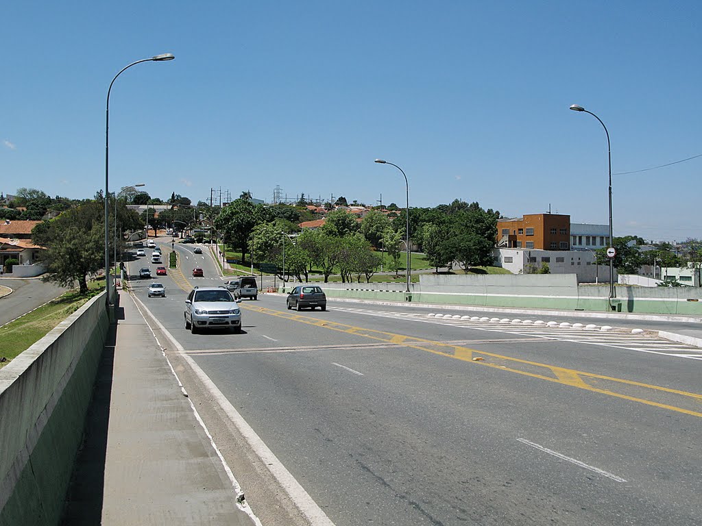 Valinhos, SP - outubro/2010 by Eduardo M. P. Dantas