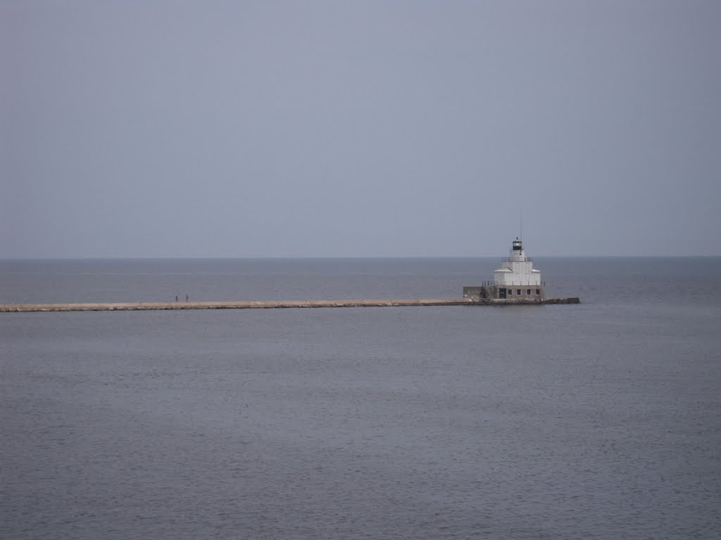 Manitowoc Harbor by plumgarden