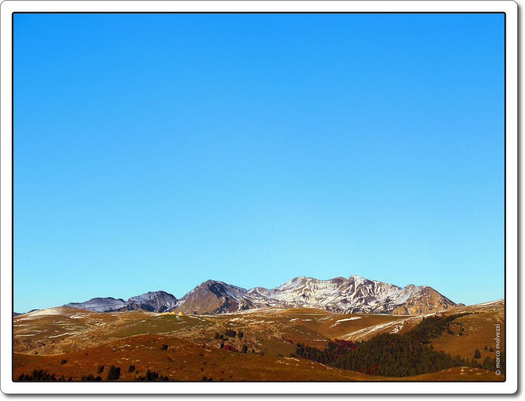 La prima spolverata di neve sul Carega. by Marco Malvezzi