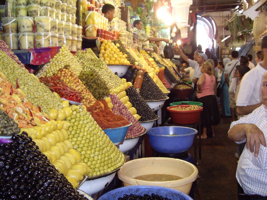 Puestos de encurtidos en mercado by agarmer