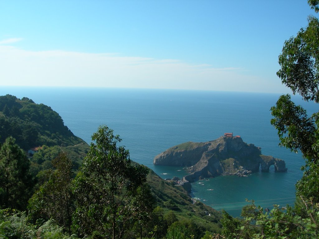 Gaztelugatxe by Chema Sanco