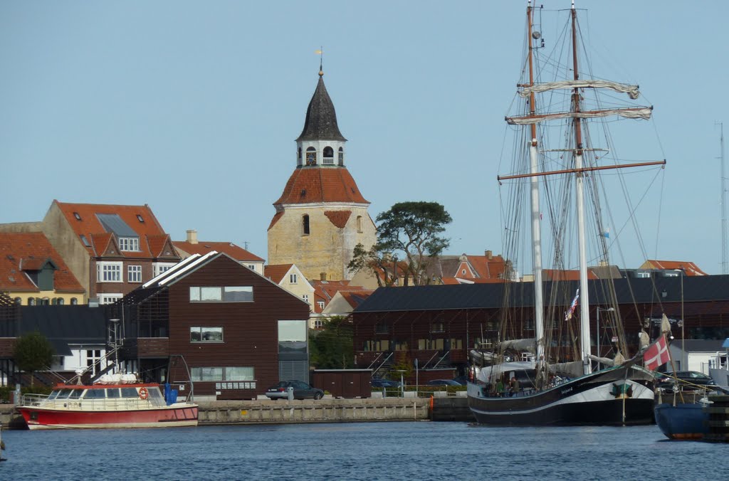 Faaborg havn set fra indsejlingen by Poul HR