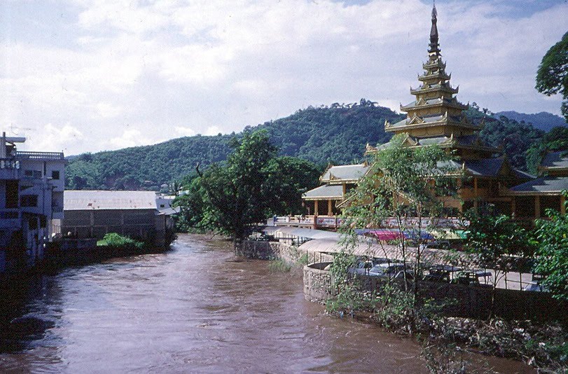 Borderriver to Myanmar 2001 by Olav Sejeroe