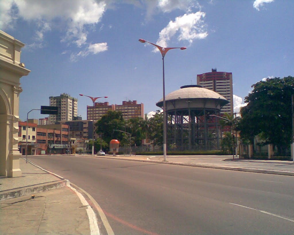 Av. Alm.Barroso - Caixa d'agua de São Brás a direita by Rodrigo Rolim Santos