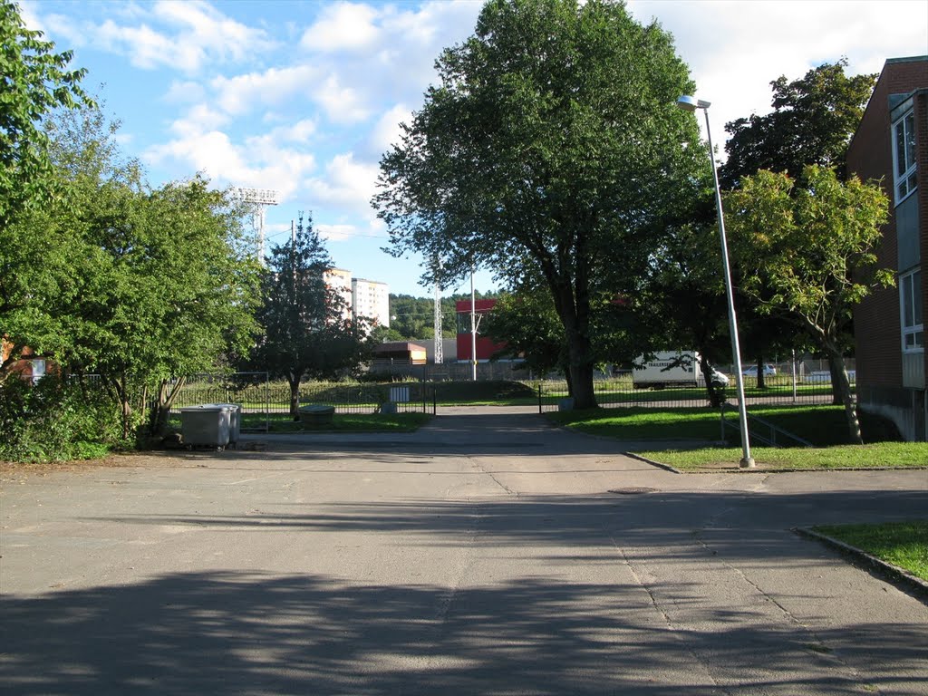 Lundby gymnasium, Göteborg 2010 by biketommy999