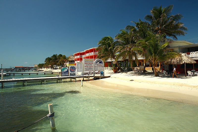 San Pedro - Belize by marciodufranc.com.br