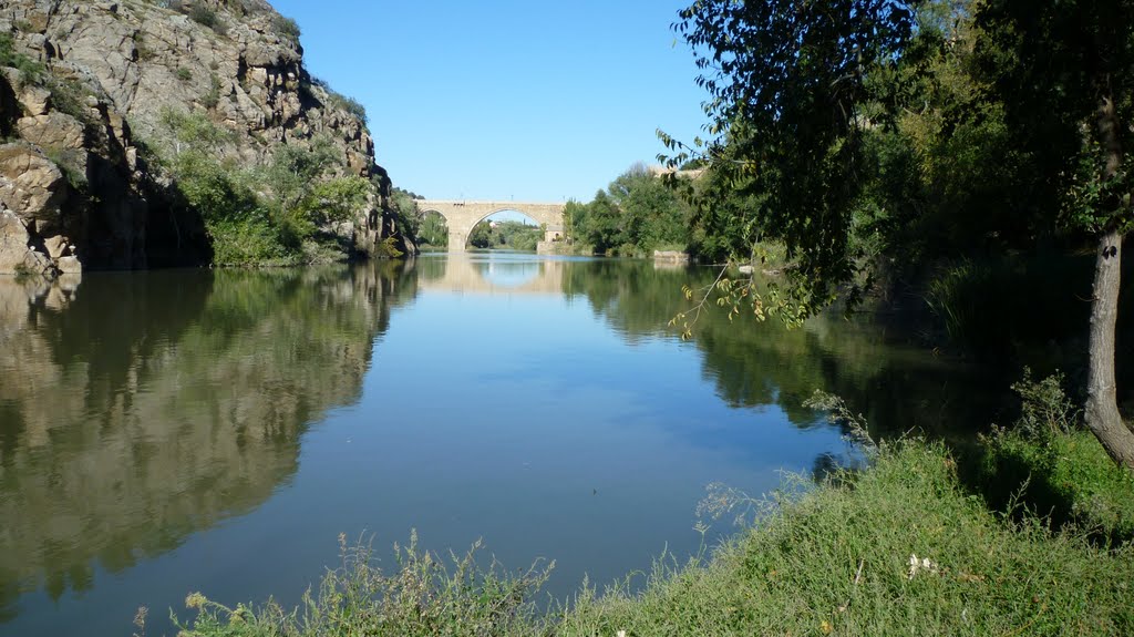 Nos encontramos en ésta parte del rio con más profundidad en sus aguas. by Luisiz2