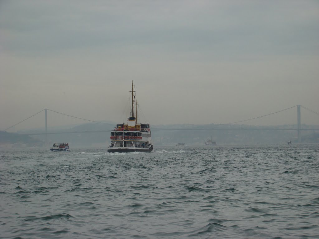 Bosphorus Bridge, Istanbul, Turkey by stexzgb