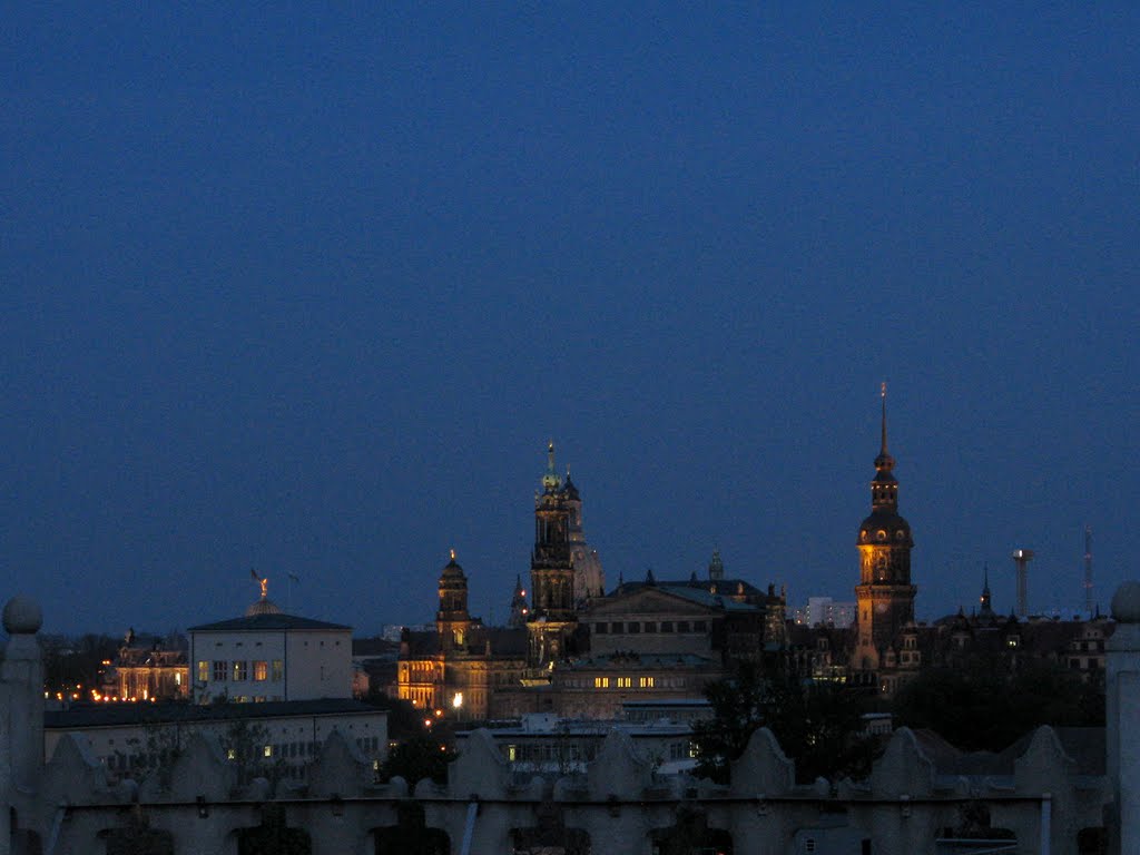 Blick von der Yenidze Richtung Innenstadt by mark_lll