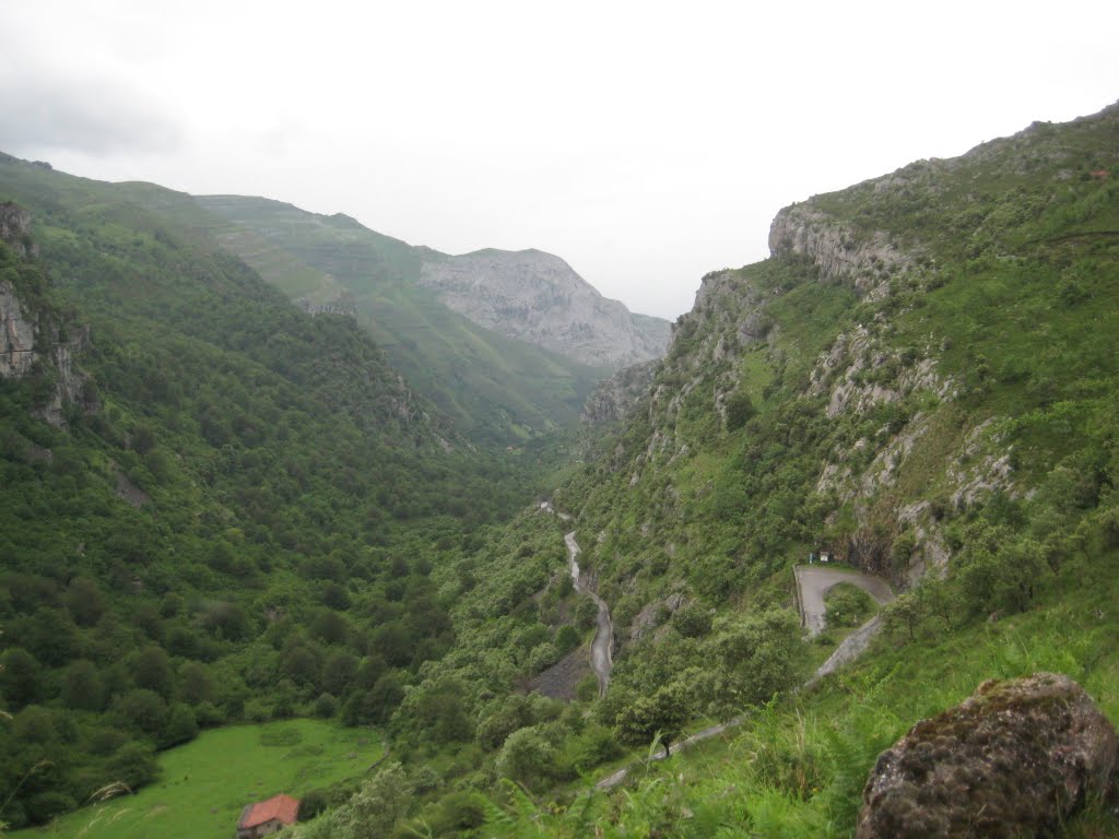 Valle Ason desde el Mirador de los Collados by Goyco