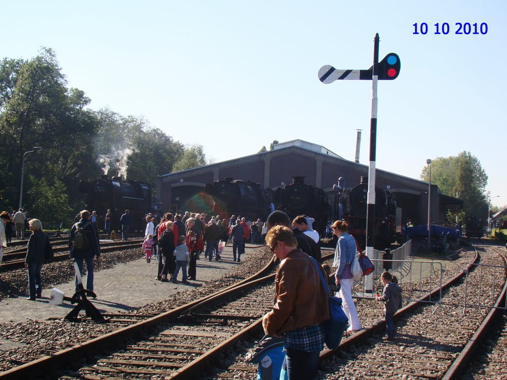 1496 10-10-10 SSN Stoomtreindagen 10 Rotterdam Stoomdepot Overzicht by paklos