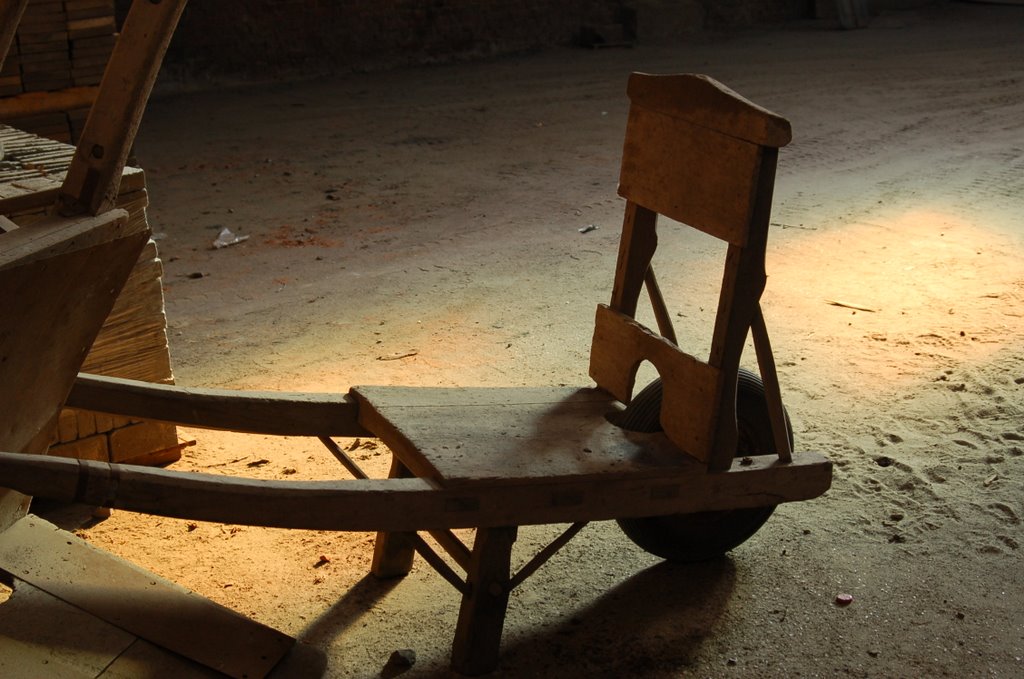 Boom. Brick wheelbarrow. by Chrys Steegmans