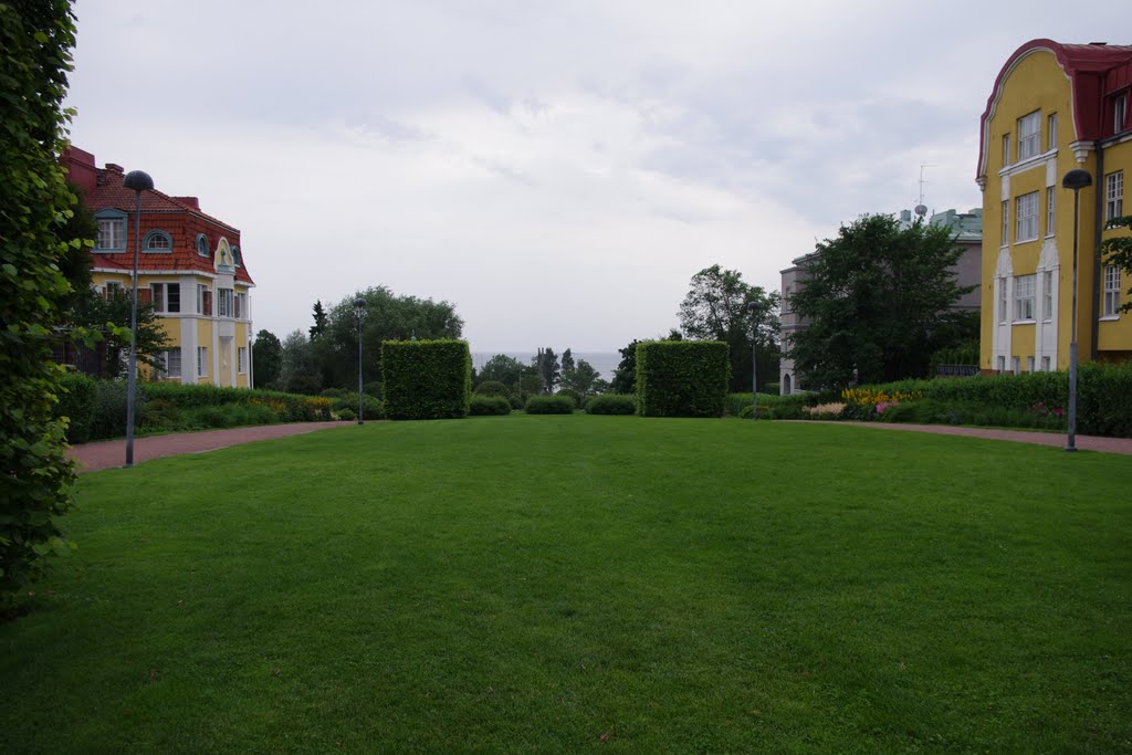 Juhani Ahon puisto, Engelinaukio, Helsinki. by Raimo Mäkelä