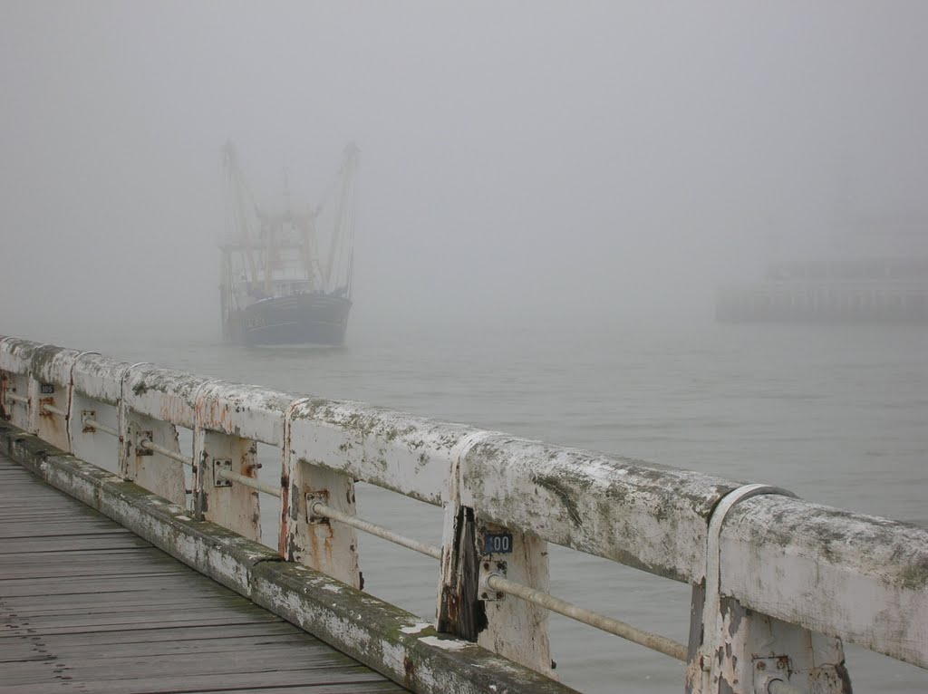 Ghost Boat II by rickyska