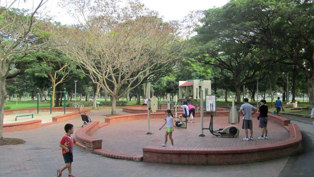 Punggol Park - Exercise Ground by richardkwok