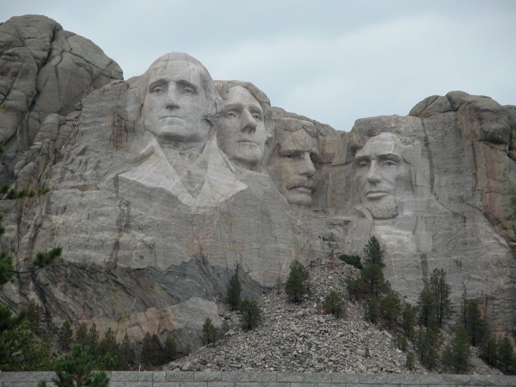 MT. Rushmore (La Montaña de los Presidentes - La montagne des présidents) by Max B. Martins