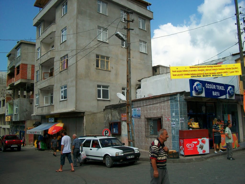 Street in Kemalpasha,Turkey by Pogromca Gašnič