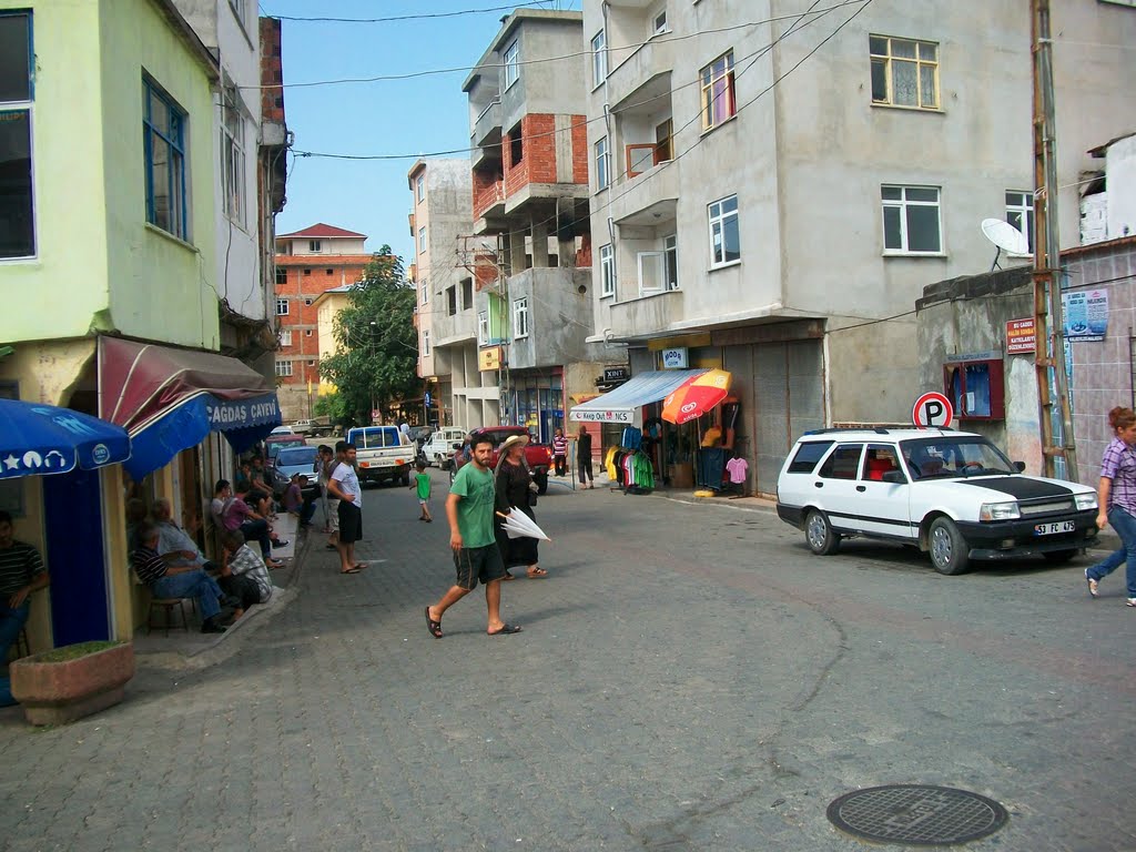 Street in Kemalpasha,Turkey by Pogromca Gašnič