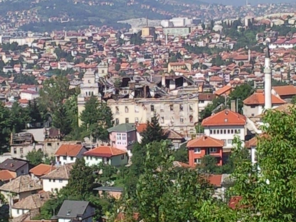 Pogled na Jajce kasarnu by mimiroro