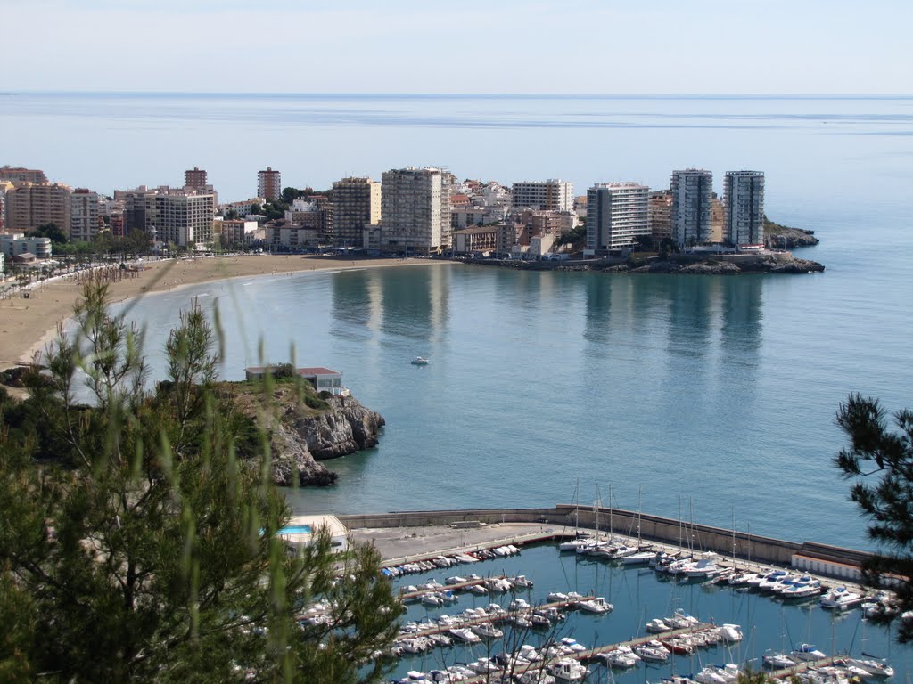 Platja de la Concha i port nàutic. by Salvador Roig i Seró