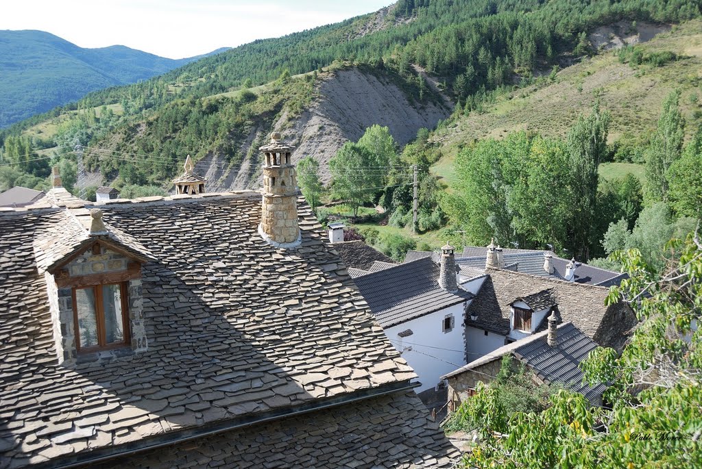 Chimeneas de Borau, Huesca by Pablo Morer