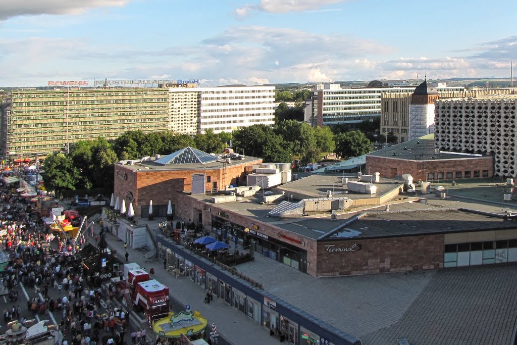 Chemnitz - Die Dächer des Stadhallenkomplexes by Rudolf Henkel