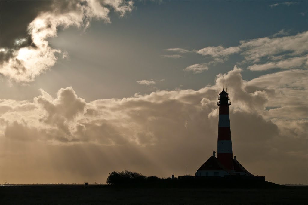 Leuchtturm nach dem Regen by Thomas Kracht