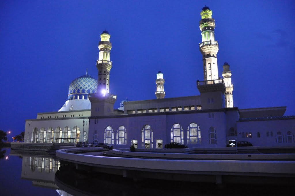 Masjid Bandaraya Kota Kinabalu by fais