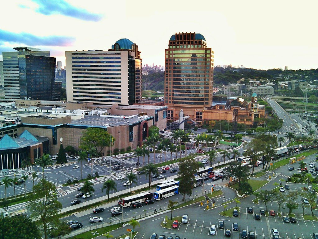 Morumbi Shopping e Market Place vistos do Ibis Morumbi by daysonwelter