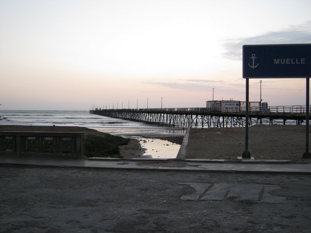 Muelle de Pacasmayo by Jorge Luis Guerrero …