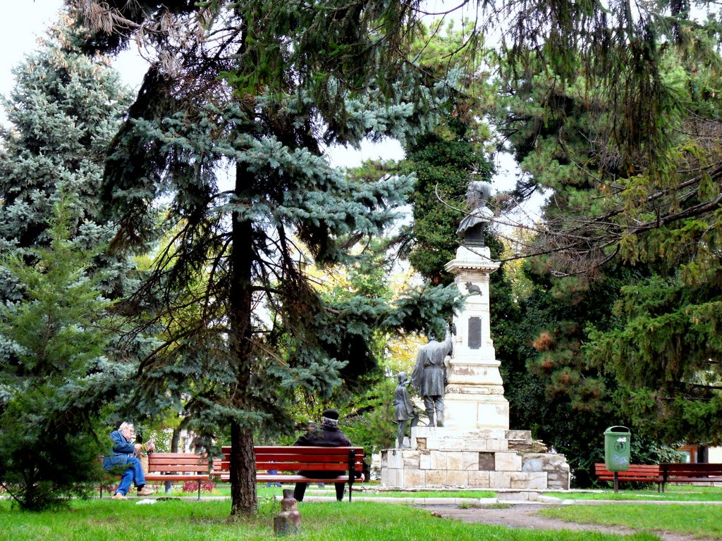 Traian Square Statue by eugen_chicio