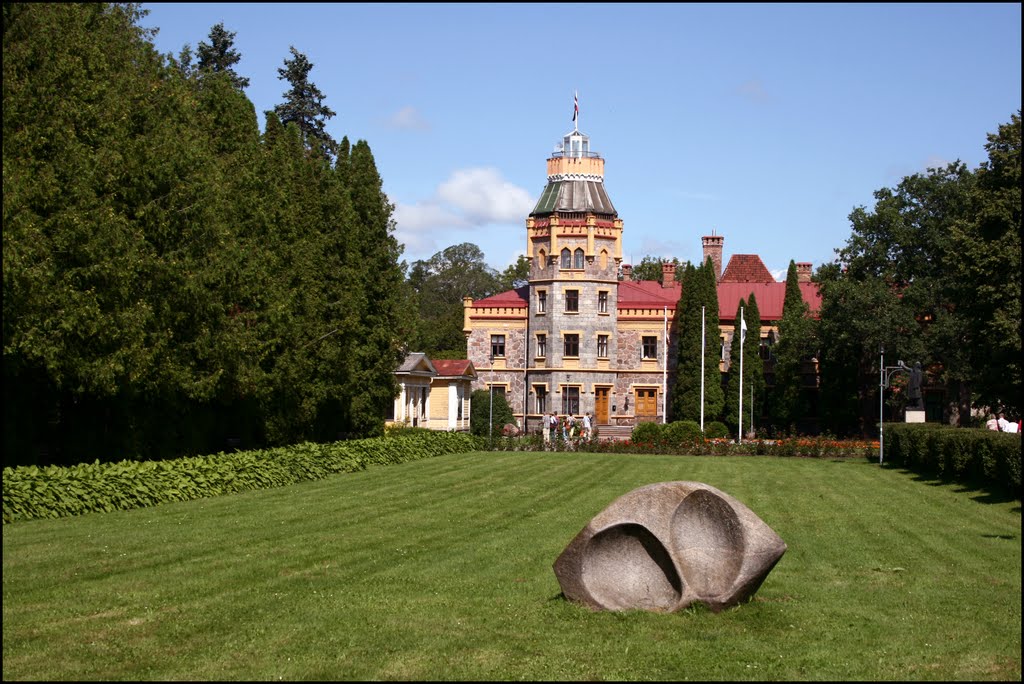 Sigulda castle by Laima Gūtmane (simka…