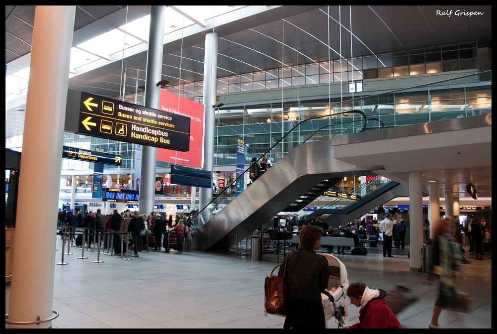 Kastrup Airport CPH Terminal 3 by Ralf Grispen