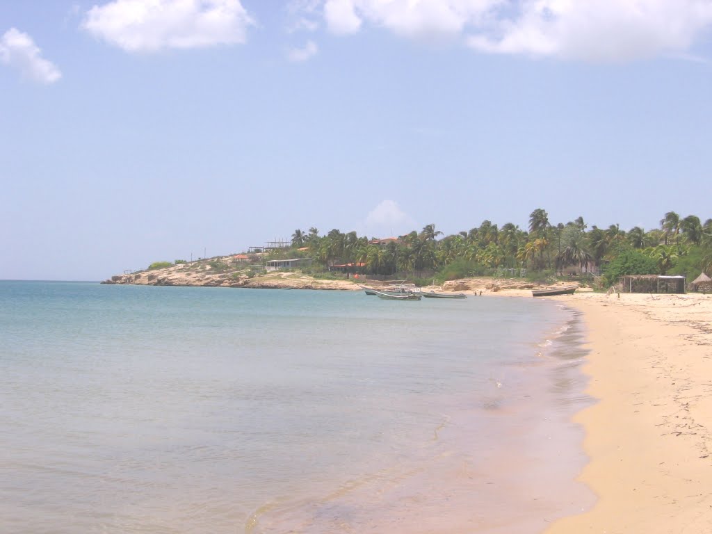 PLAYA SUR DE ARAYA by dennis marchena