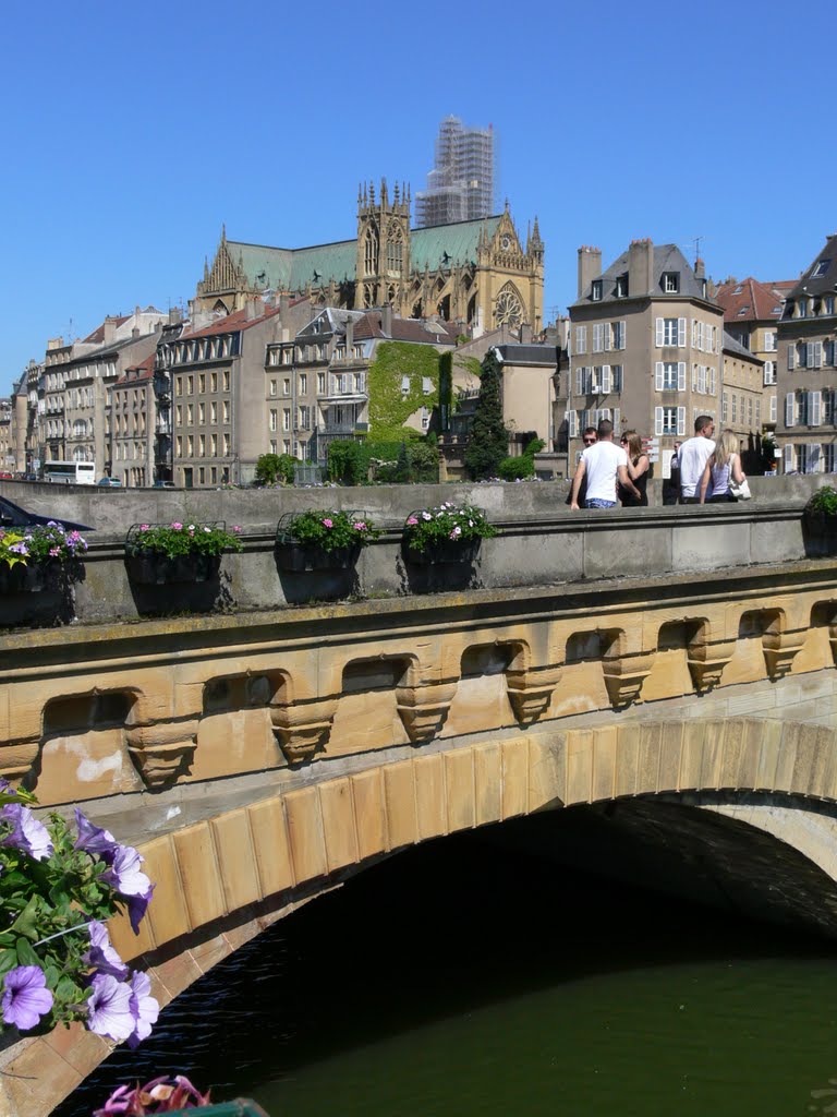 Metz - Cathédrale St Etienne & la Moselle by jasonvy7