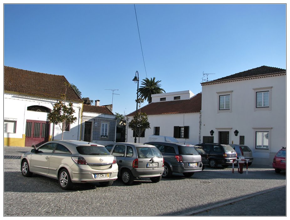 Largo do Espírito Santo by Barragon