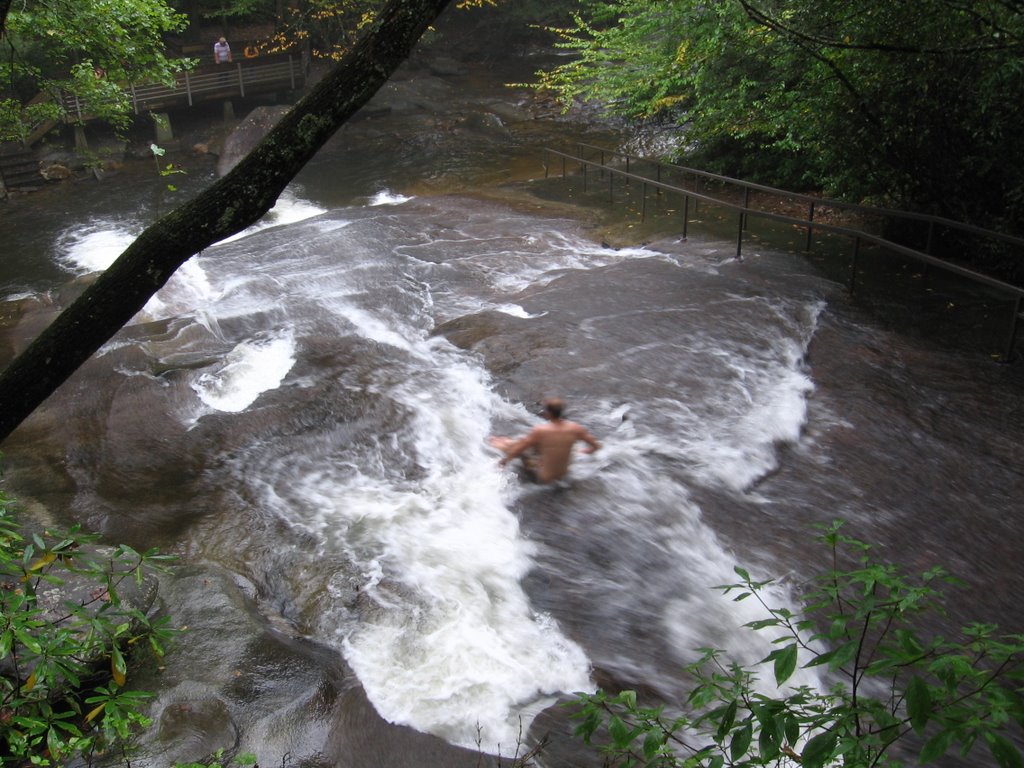 Toboganul stâncos din pădurea Pisgah / Sliding Rock in Pisgah Forest by horalex