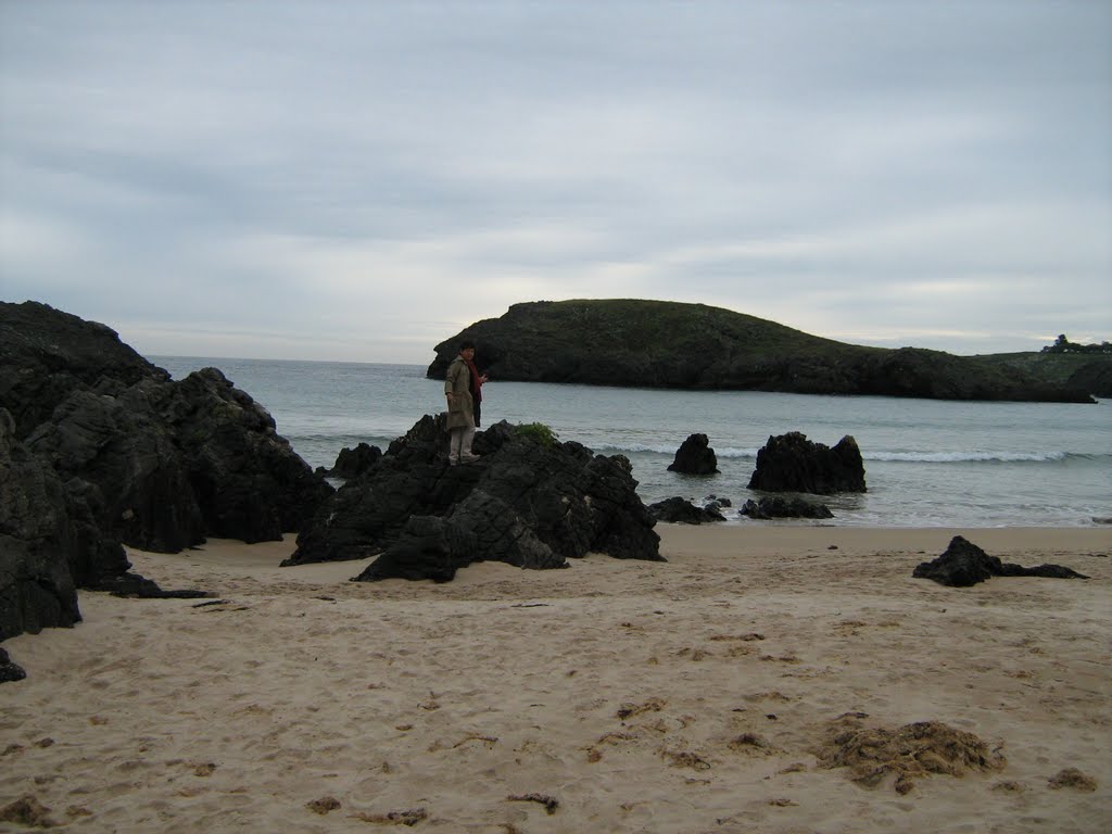 Playa y Rocas by santos Fernandez