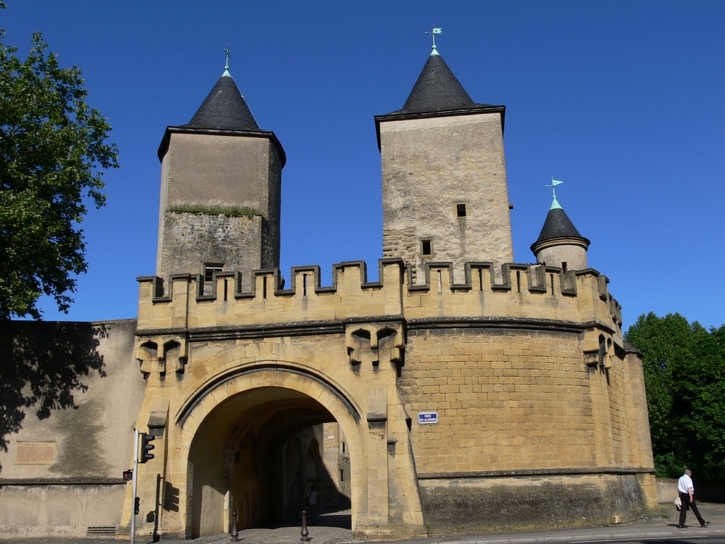 Porte des Allemands - Metz (Moselle) by Naru Kenji