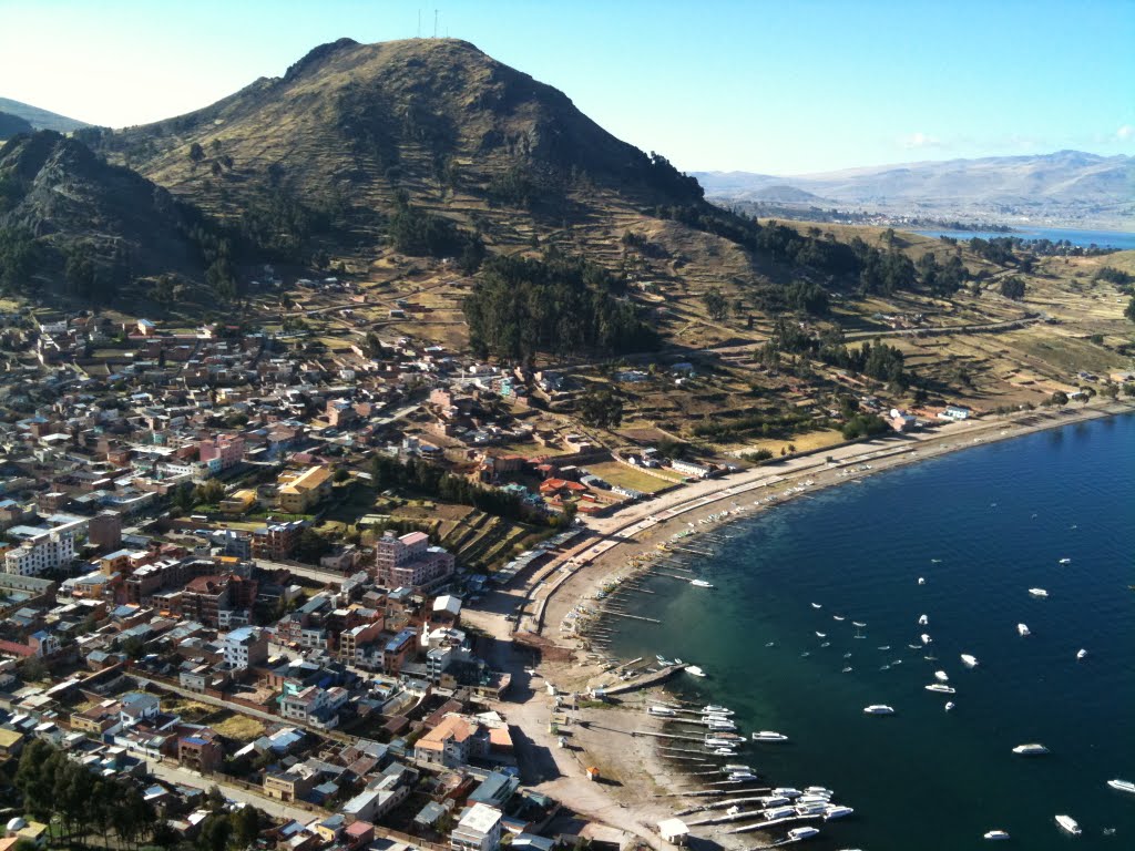 Copacabana, Bolivia by elDJxp