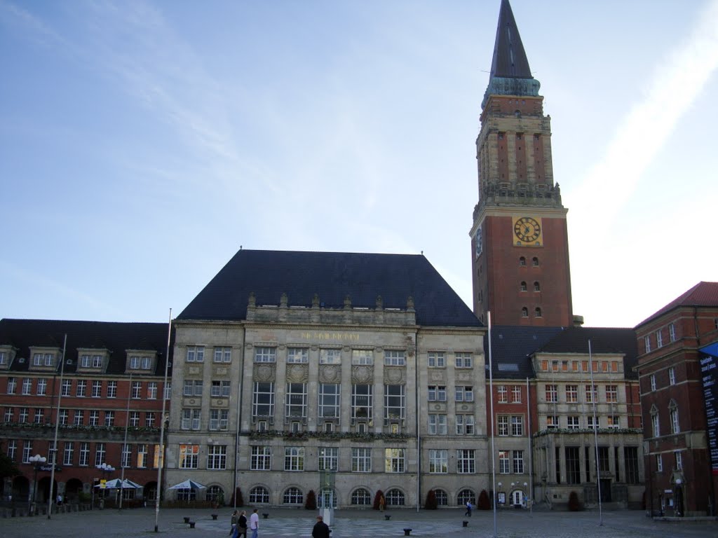 Kiel "Rathaus" by Hossam Alaid