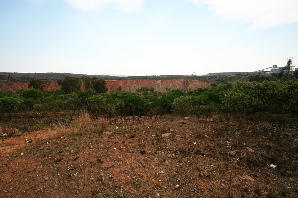 Cullinan diamond mine big hole by Daan Prinsloo