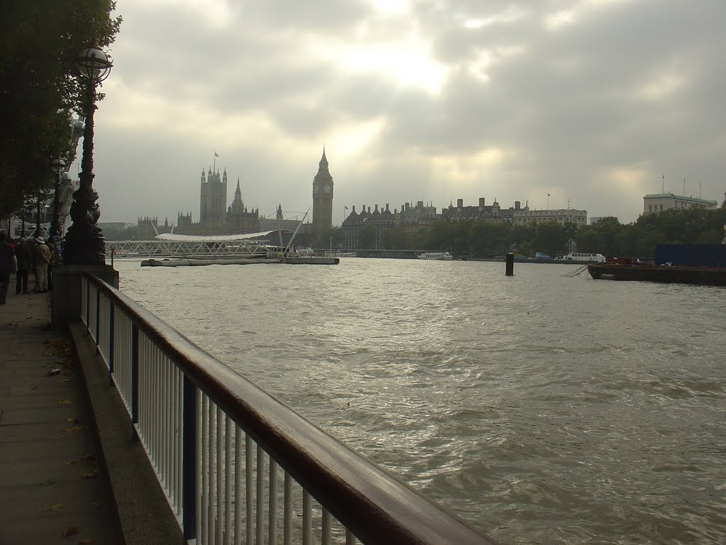 London -South Bank SE1 by Paul HART