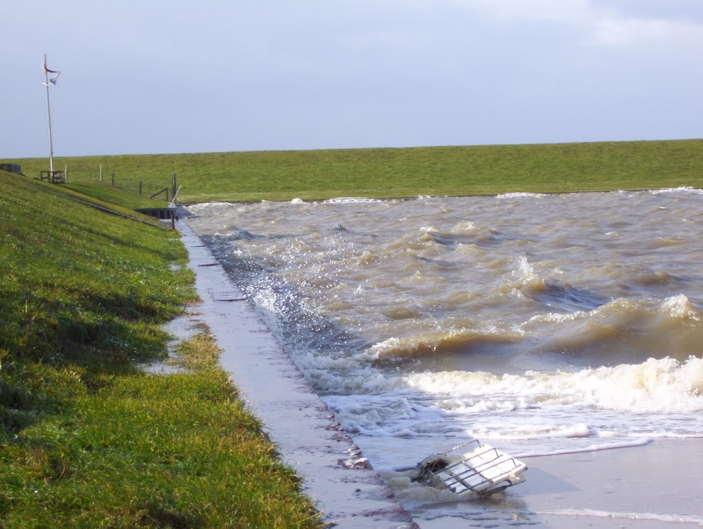 Sturm am Hafen by HoAst