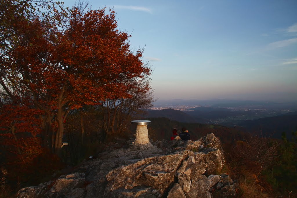 Polhograjska Grmada 899 m, vrh by pskusek