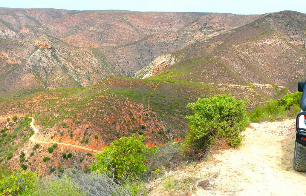 Combrink Pass - Baviaanskloof by H.J. van Zyl