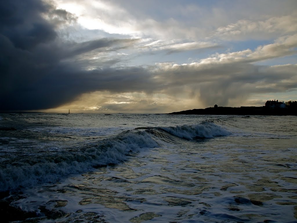 Stormy sea at Elie by pogomckay